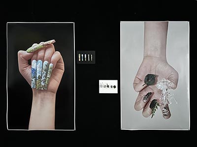 Two photographs: one shows a closed hand with nature-painted acrylic nails on a black background, alongside 5 displayed nails; the other features a partially closed hand with leaf-shaped elements on a white background, accompanied by 5 displayed leaf-shaped elements.